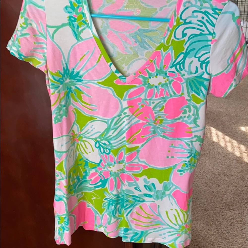 Lilly Pulitzer V neck T-shirt